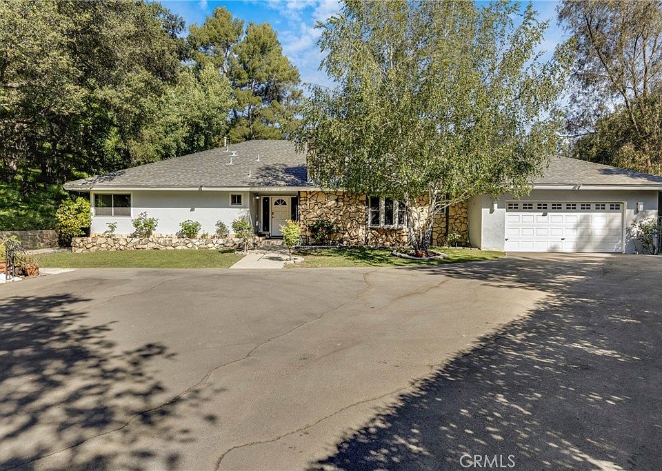 1st image of 3999 El Lado Dr