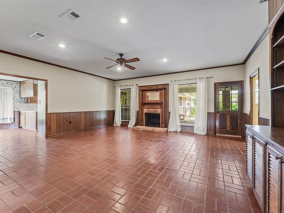 5th image of 4230 Pine Ridge Dr