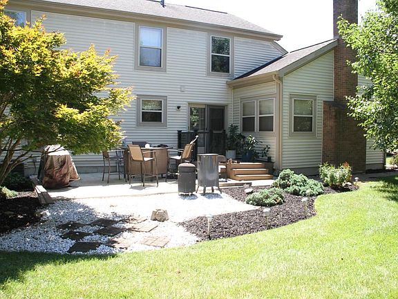 4th image of 1110 Summer Hill Cir