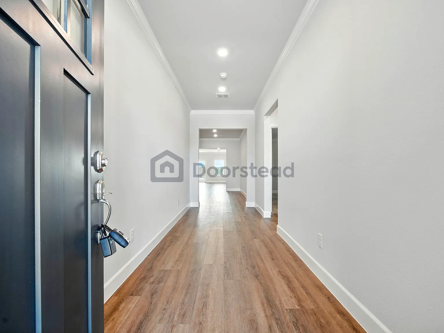 5 bed, 3.0 bath, 2500 sqft, $2,800 — Photo 4