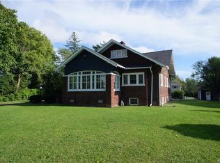 5625 Old Lake Shore Rd, Lake View, NY 14085