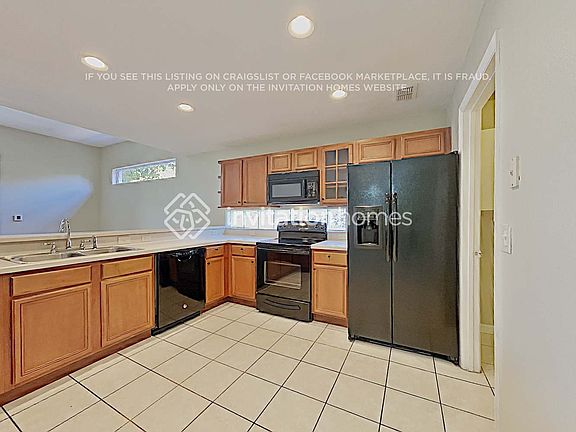 5th image of 2842 Strand Cir