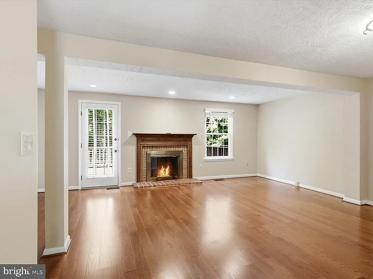 1563 Autumn Ridge Cir — Photo 5