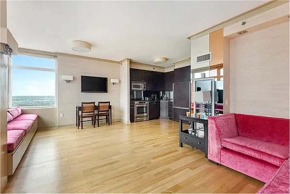 Rented by Vivaldi Real Estate | media 2