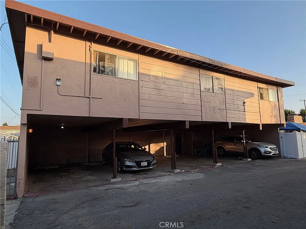 3 bed, 1000 sqft, $2,250 — Photo 4