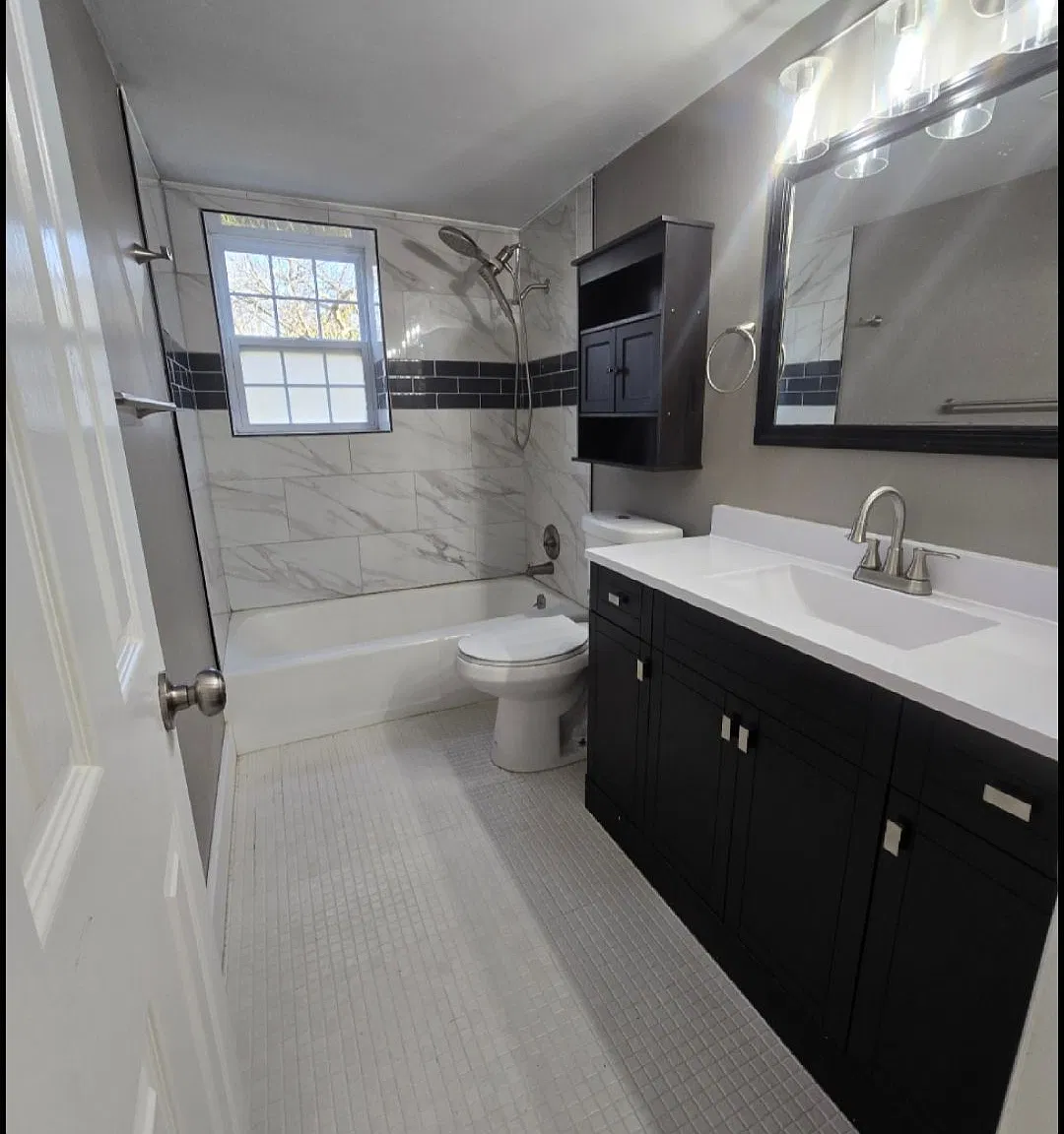 2 bed, 1.0 bath, 1100 sqft, $990 — Photo 1