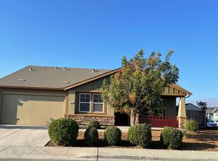 800 Le Mans Dr, Hollister, CA 95023