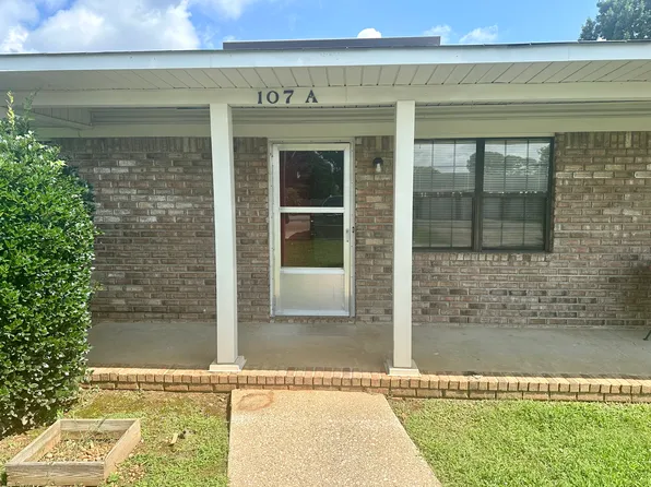 107 Blaine St #A, Muscle Shoals, AL 35661