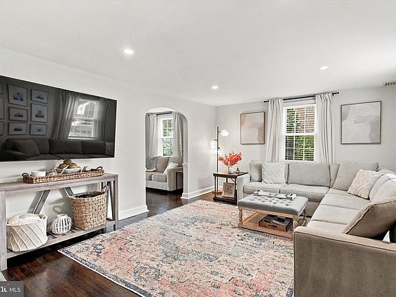 4th image of 7 Valley View Ln