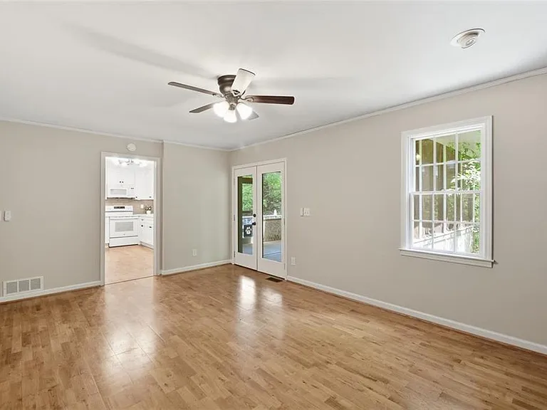 435 Stonebridge Dr — Photo 17