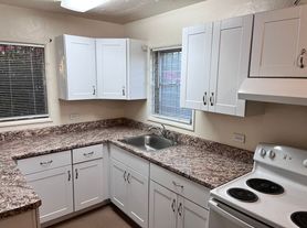 10 W. Rillito Street