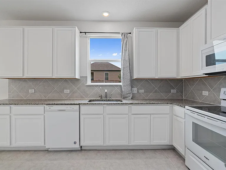 305 Los Cobos Ln — Photo 10
