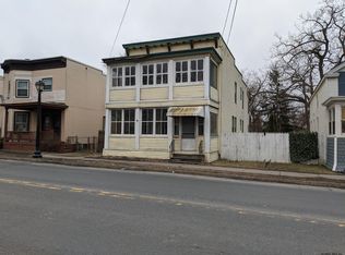 4 9th St, Waterford, NY 12188