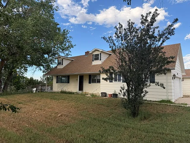 4 bed, 1700 sqft, $2,400 — Photo 2