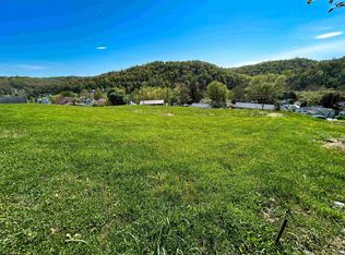 29 Leonard St, Grafton, WV 26354