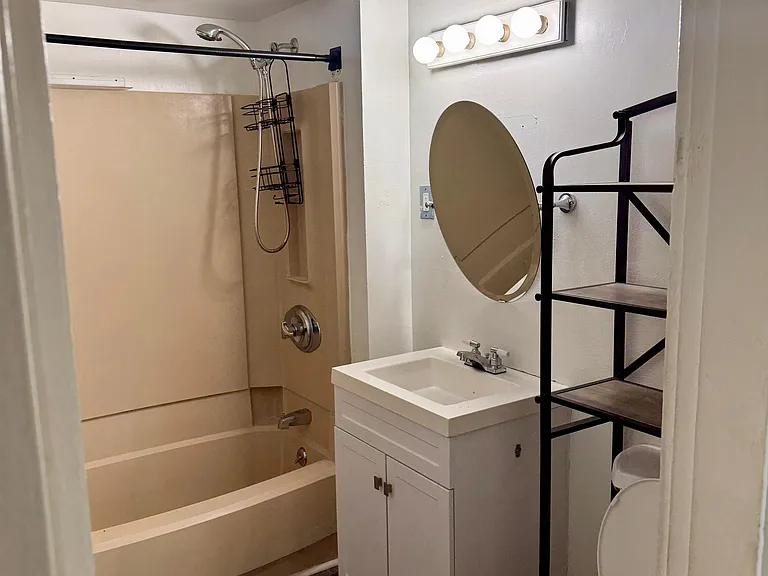 136 Alderman St #3 — Photo 2