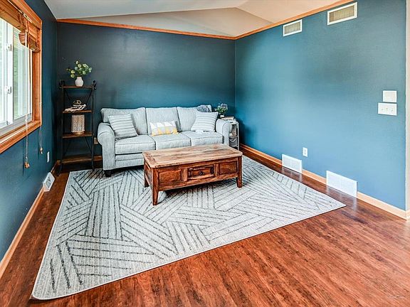 4th image of 3991 Empire Dr