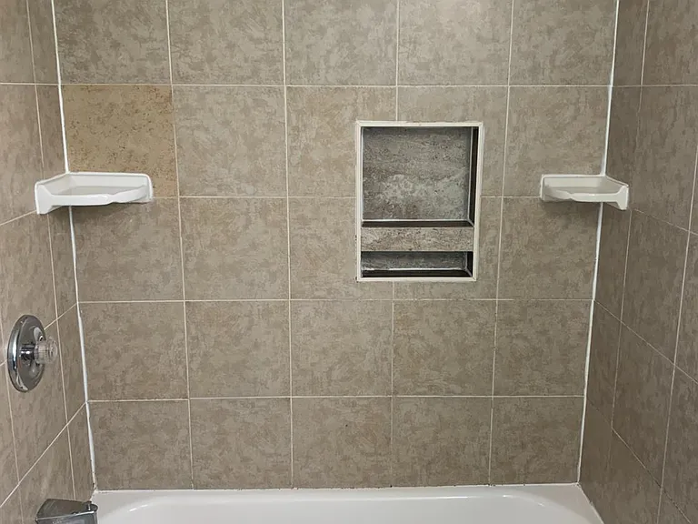 47 Holly St #2 — Photo 5