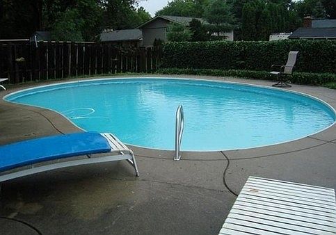 2nd image of 2061 Meadowside Ln
