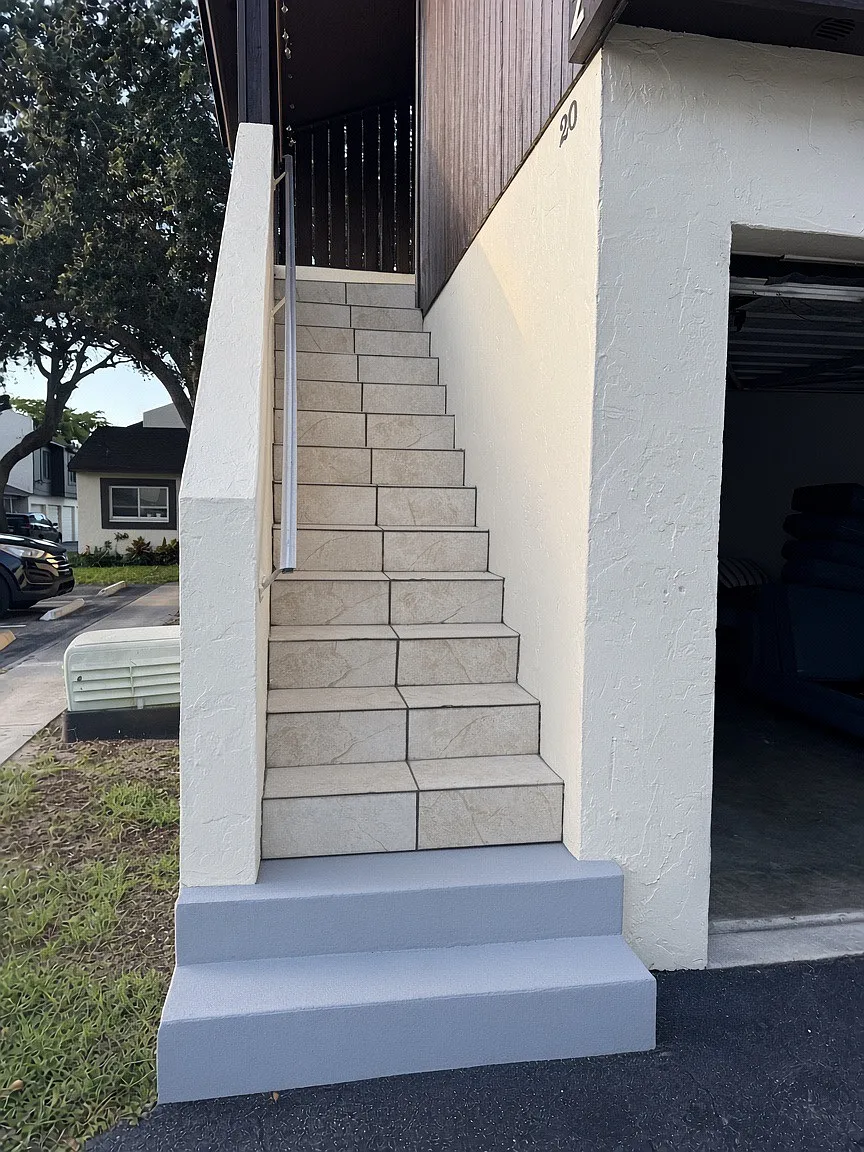 2 bed, 858 sqft, $2,400 — Photo 3
