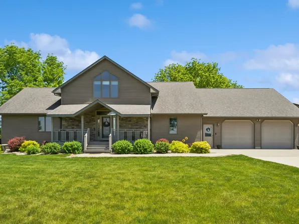 24147 Grandview Rd, Elkport, IA 52044