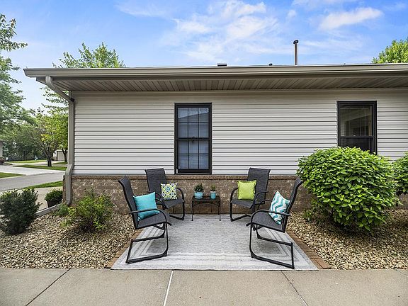 4th image of 15032 Derby Cir