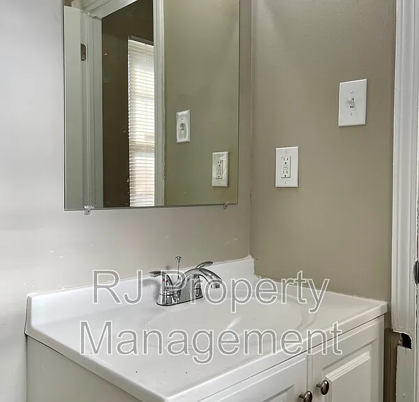 4211 Lansdowne Dr — Photo 22