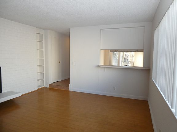 3rd image of 2415 25th St APT 3