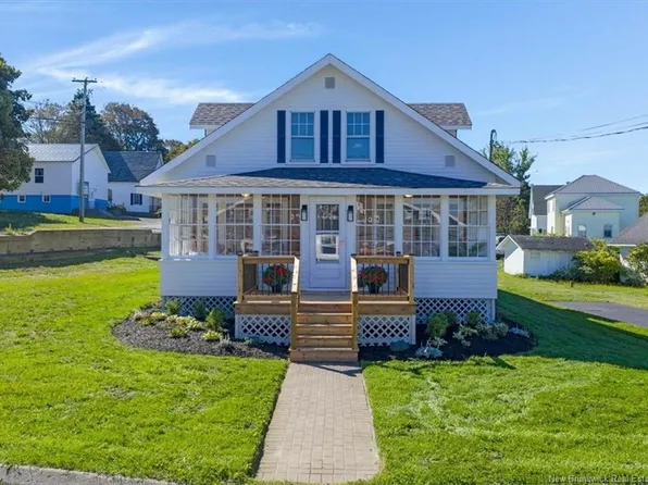 1 Cooks Point Rd, Campobello Island, NB E5E 1V3