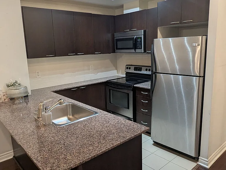 385 Prince Of Wales Dr #324 — Photo 2