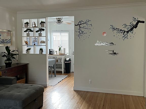 5th image of 2037 Stewart St #1/2