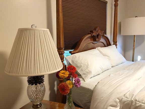 queen/king bedroom, attached bathroom.