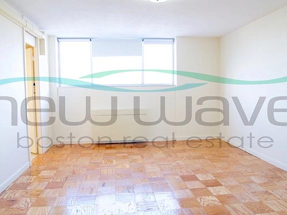3rd image of 106 Monmouth St #601