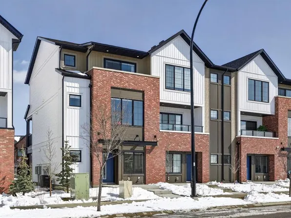 201 W Cooperswood Grn SW #1501, Airdrie, AB T4B 5R2