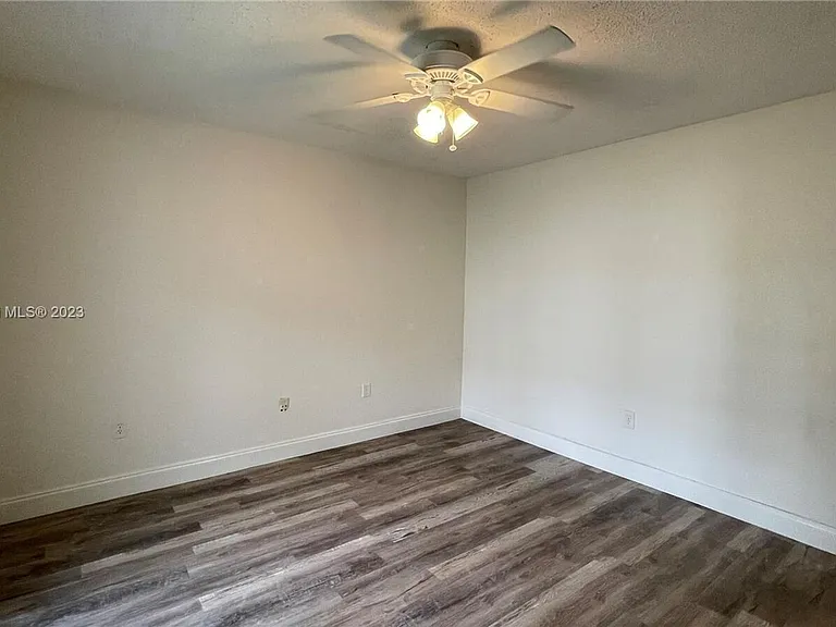 2878 Donnelly Dr #204 — Photo 5