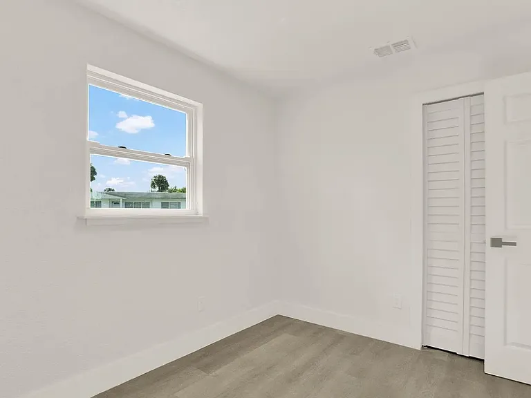 1004 Jersey St — Photo 3