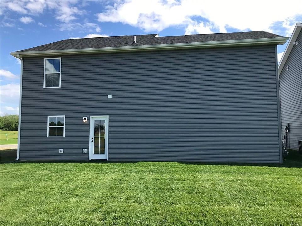 2nd image of 960 Sunchaser Rd