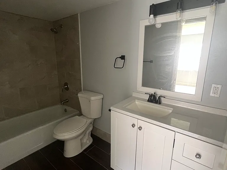 805 Louisville St #9 — Photo 8