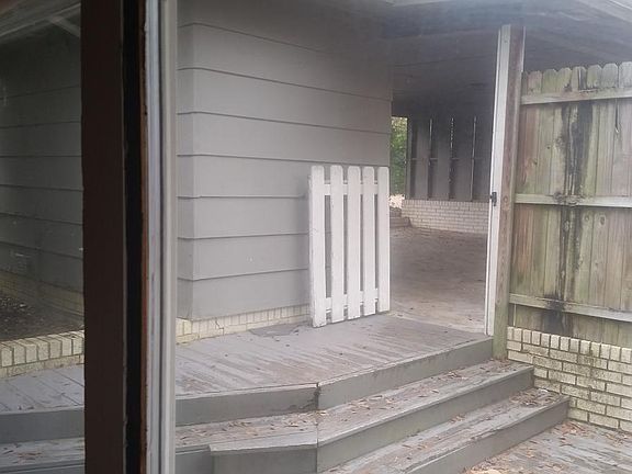 4th image of 2460 Darden Dr