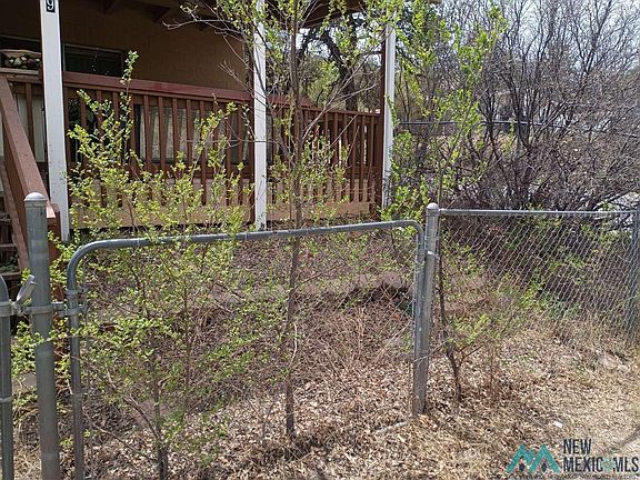 3rd image of 219 Mountain View Ln