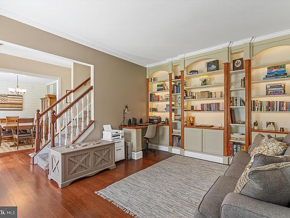 5th image of 120 Country Woods Dr
