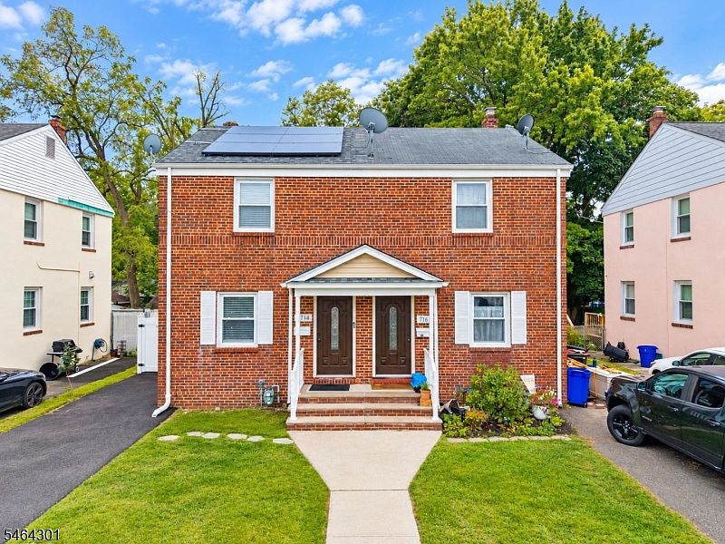 1st image of 714 W Scott Ave