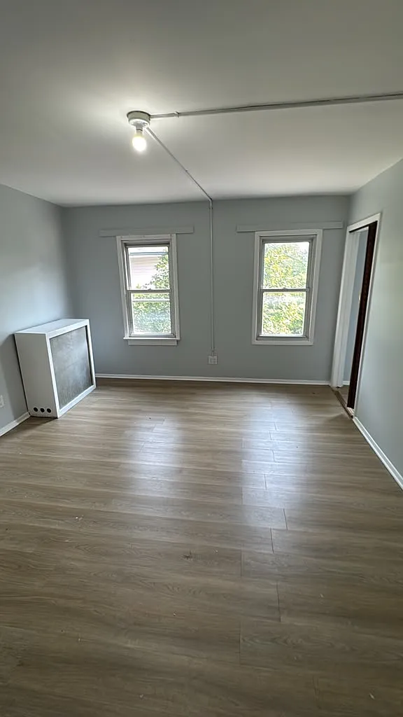 4 bed, $3,300 — Photo 3