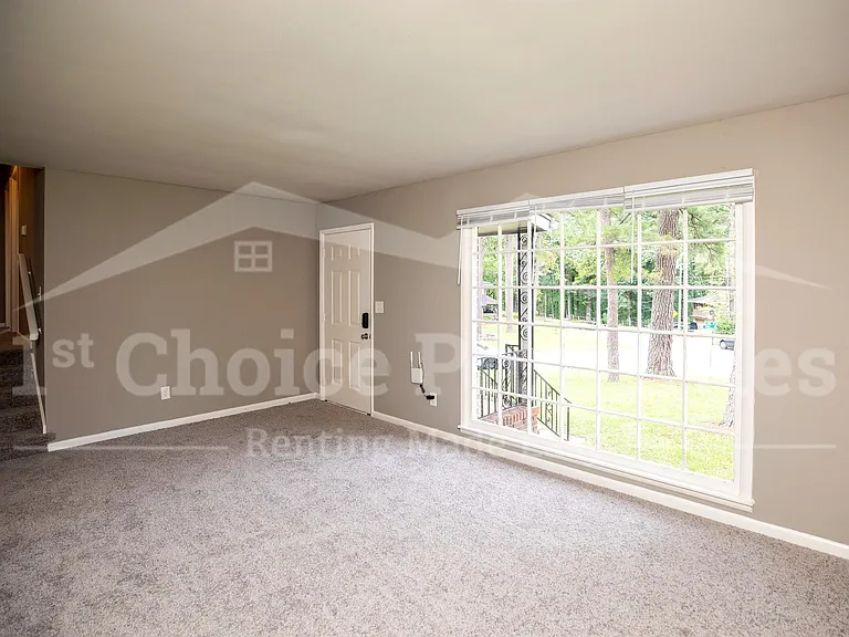 1037 Dawn Dr — Photo 7