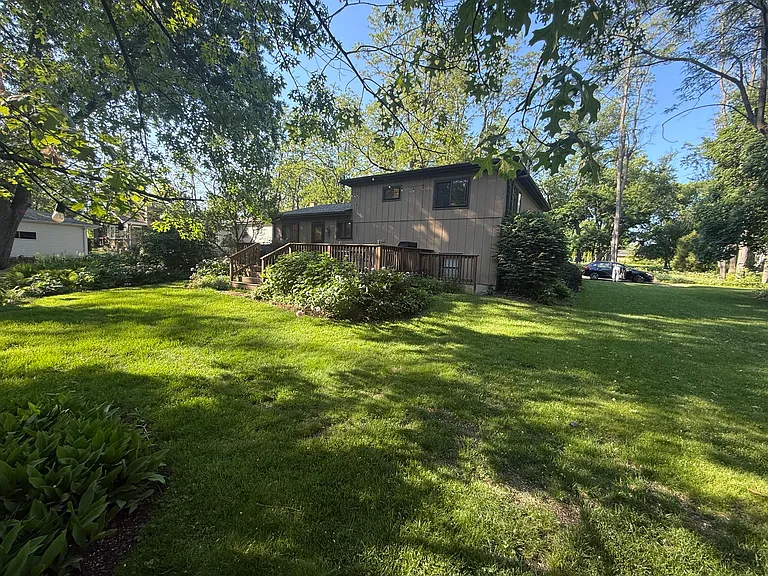 26W029 Hazel Ln — Photo 15