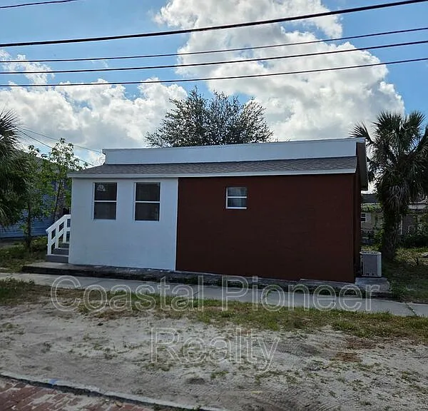 606 Cross St — Photo 10