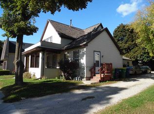 1237 E Walnut St, Green Bay, WI 54301