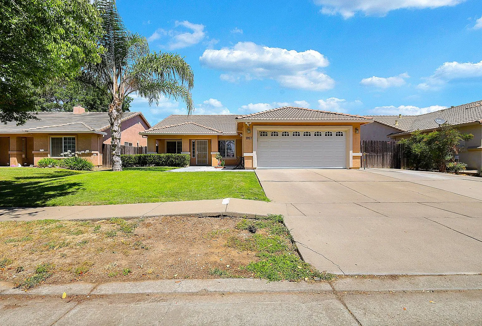 4 bed, 1720 sqft, $2,700 — Photo 1