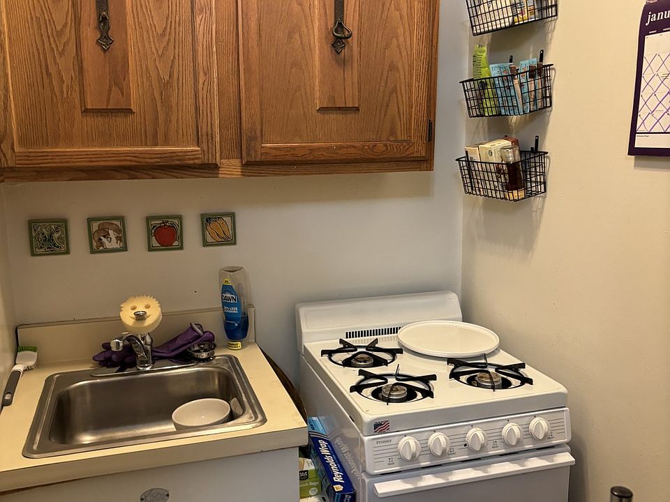 2nd image of 59 Burbank St APT 19