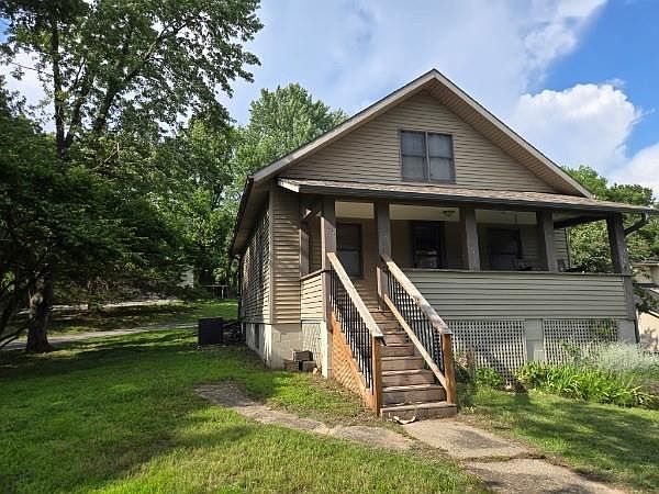 1st image of 513 Southwest Dr